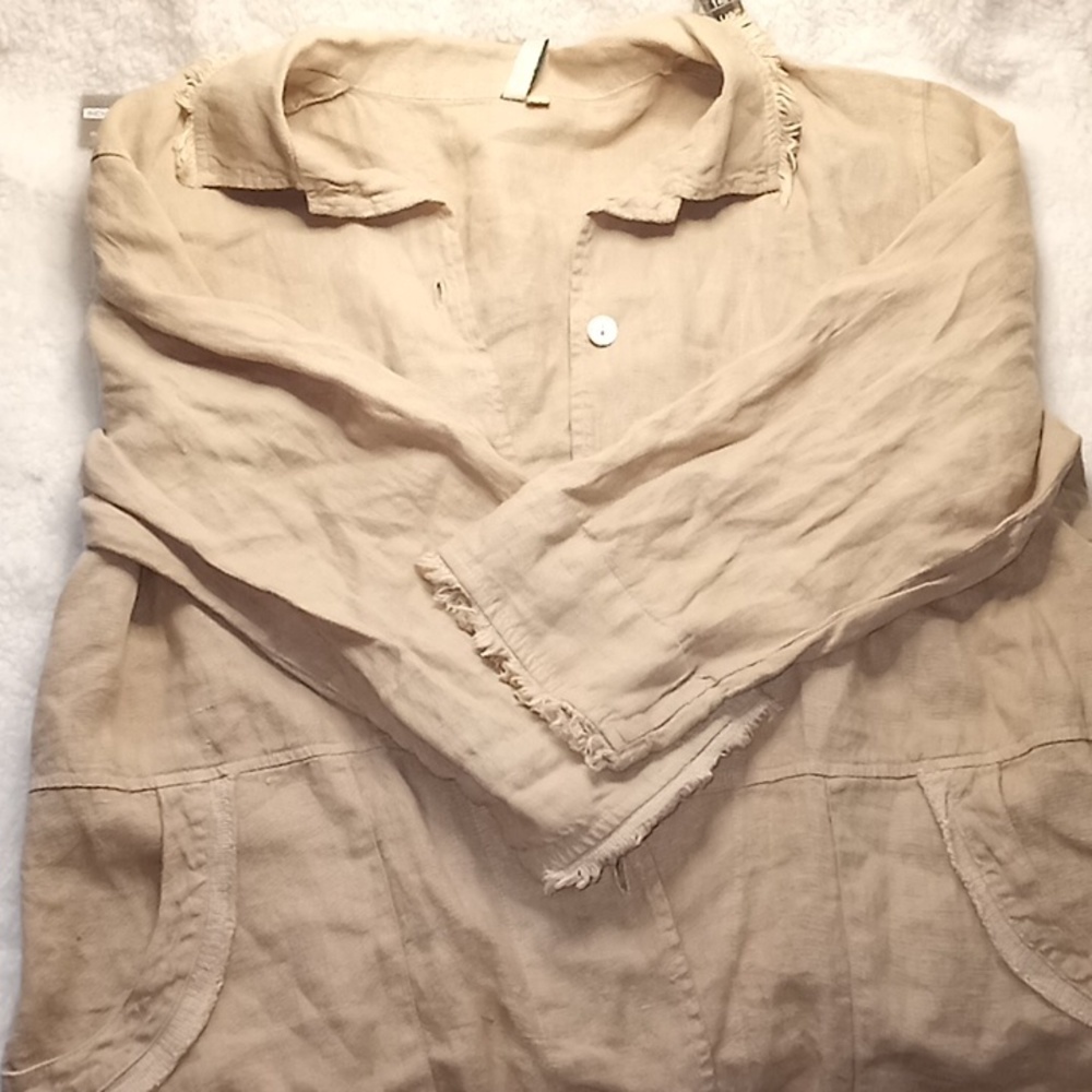 Button down top - Picture 8 of 8